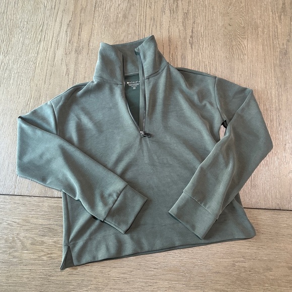 Athleta Tops - Athleta Seasoft Quarter Zip Sweatshirt Size XXS Olive Green